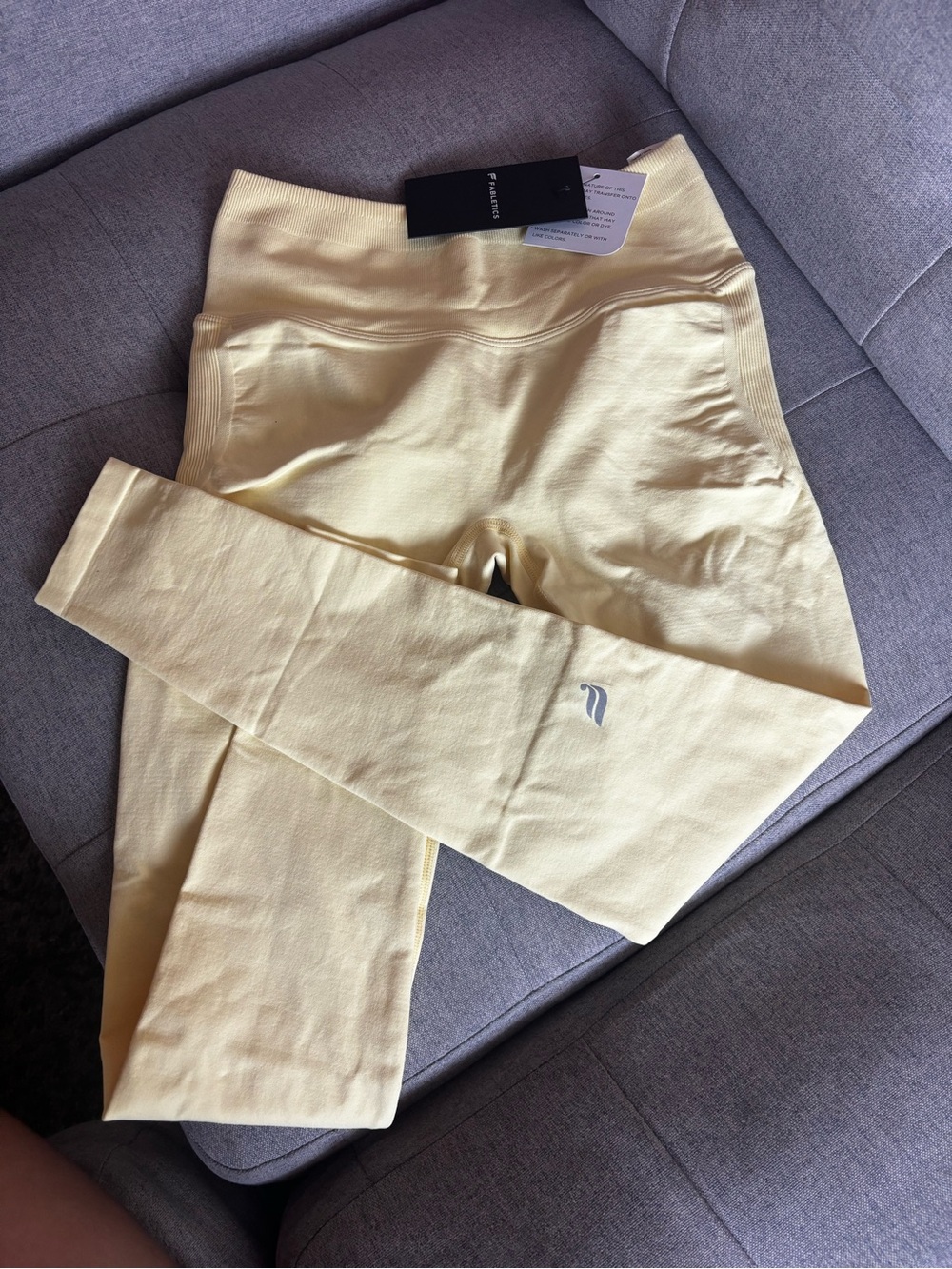 Fabletics Seamless Scrunch Leggings - Picture 4 of 5